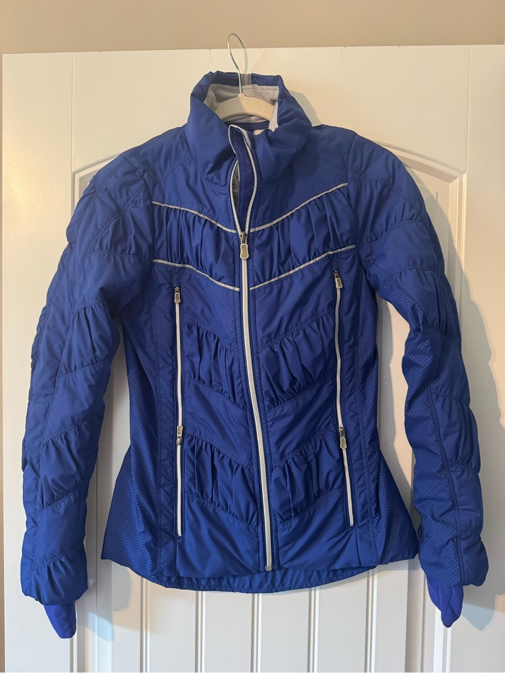 Lululemon Outward Bound Insulated Jacket in Wish Blue Size 2